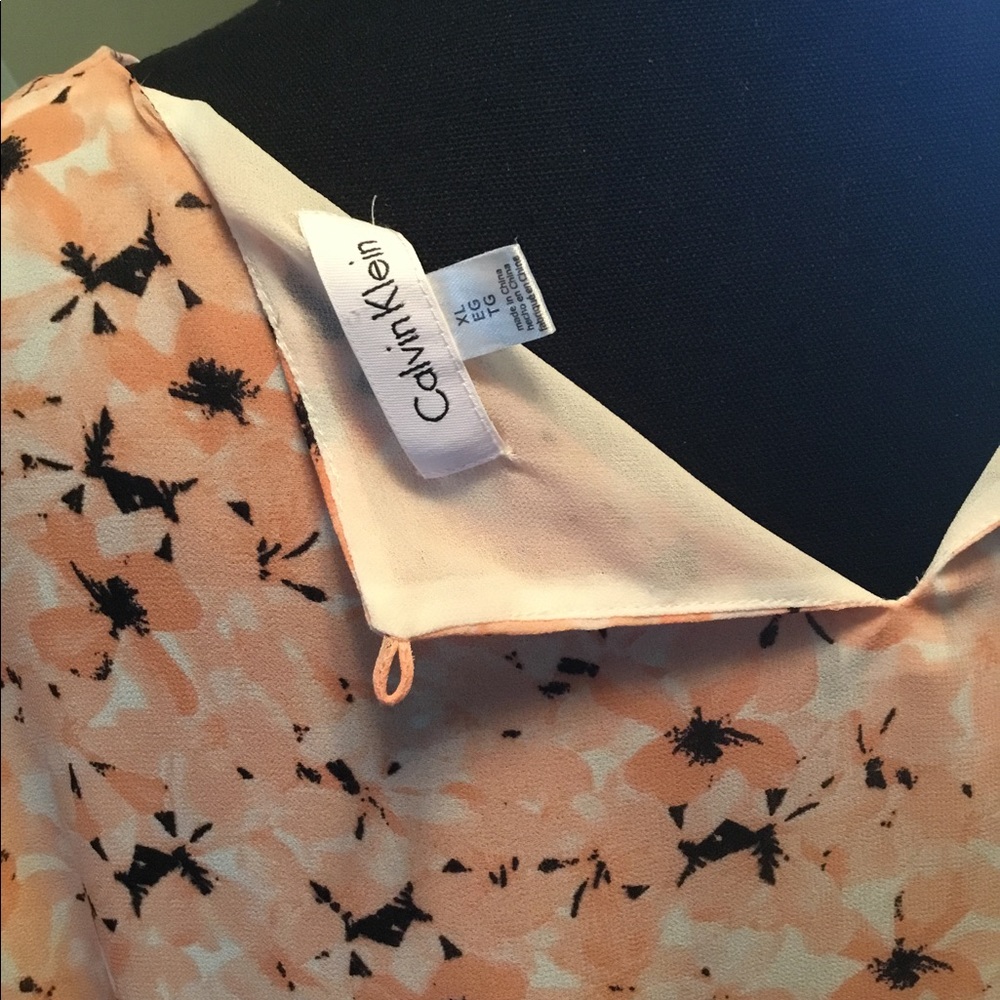 Peach pattern blouse - Picture 6 of 6